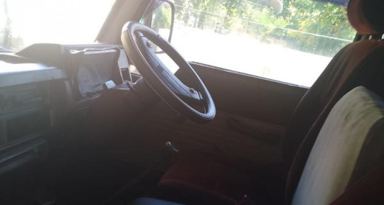 NISSAN CARAVAN 1980