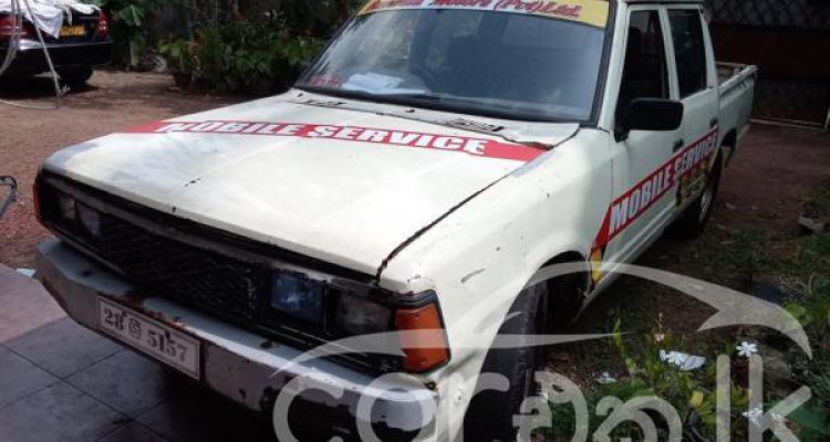 NISSAN DATSUN 1983