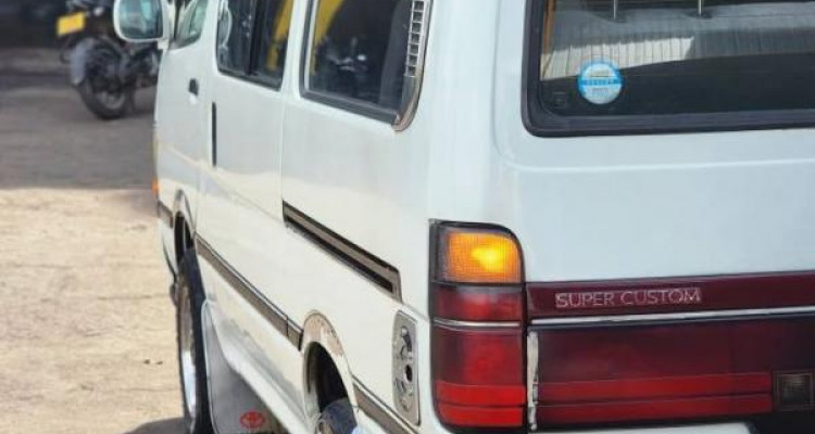 TOYOTA DOLPHIN 1991