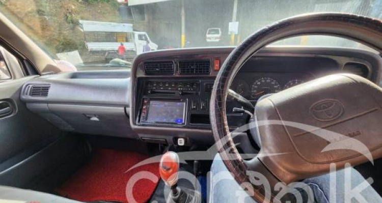 TOYOTA DOLPHIN 1991