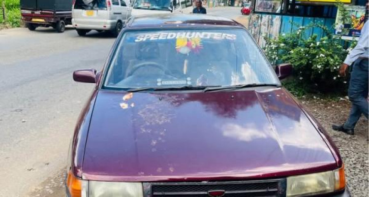 MAZDA FAMILIA 1990