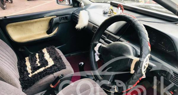MAZDA FAMILIA 323 1993