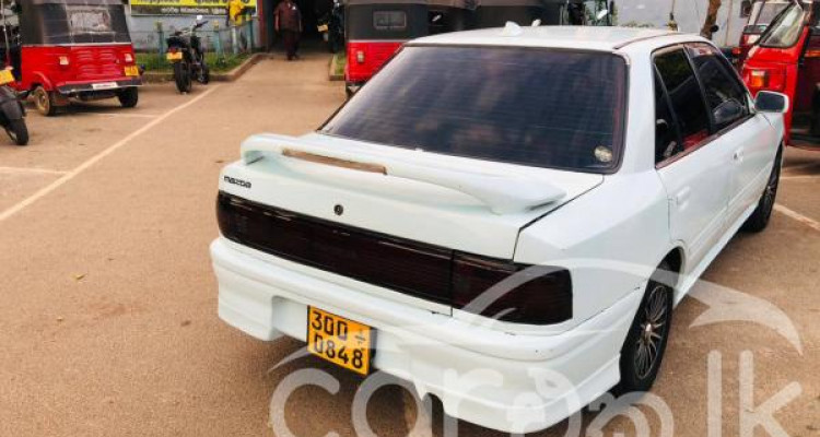 MAZDA FAMILIA 323 1993