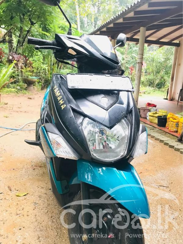 YAMAHA RAY 2016
