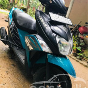 YAMAHA RAY 2016