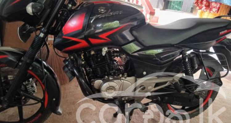 BAJAJ PULSAR 150 2015