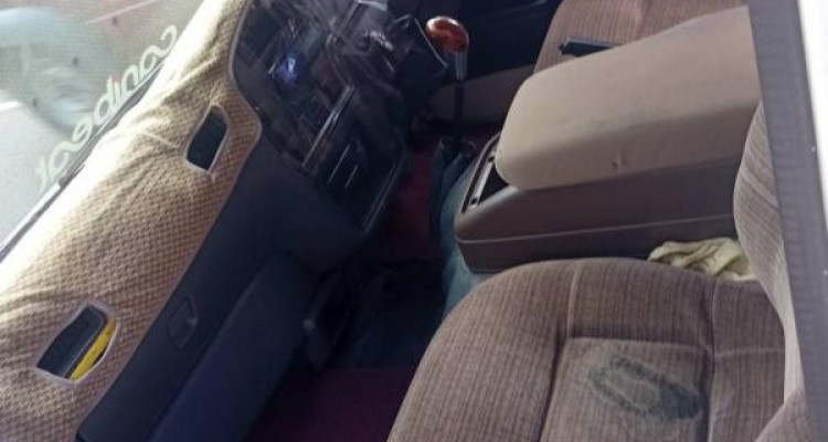 NISSAN CARAVAN 1996