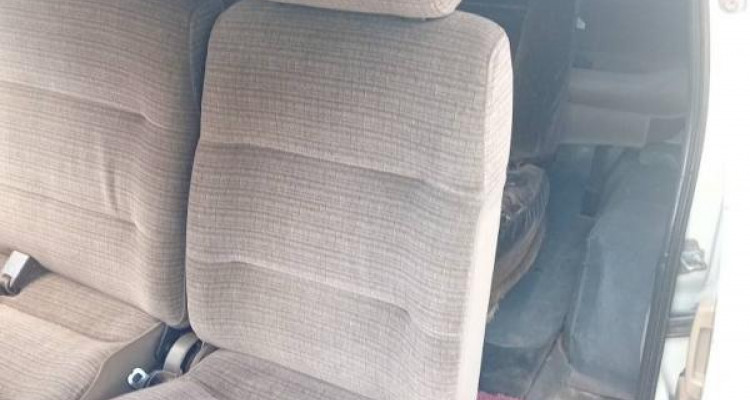 NISSAN CARAVAN 1996