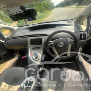 TOYOTA PRIUS 2014