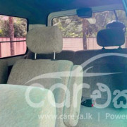 TOYOTA NOAH KR42 2001