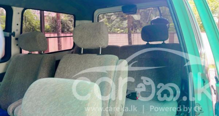 TOYOTA NOAH KR42 2001