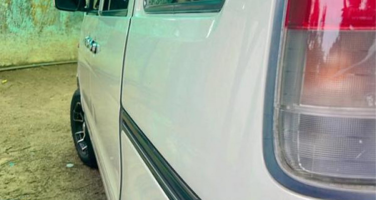 TOYOTA NOAH KR42 2001