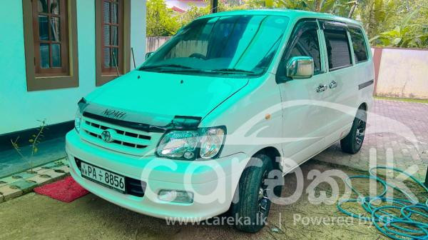 TOYOTA NOAH KR42 2001