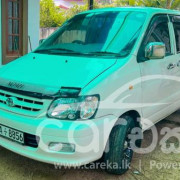 TOYOTA NOAH KR42 2001