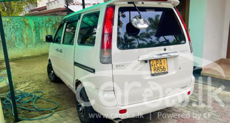 TOYOTA NOAH KR42 2001