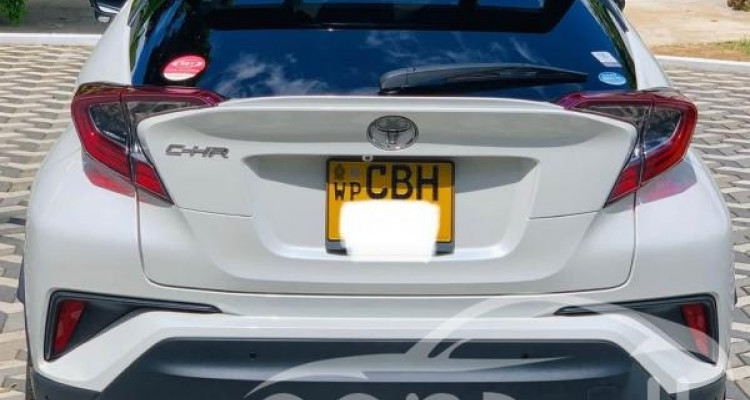 TOYOTA C-HR 2018