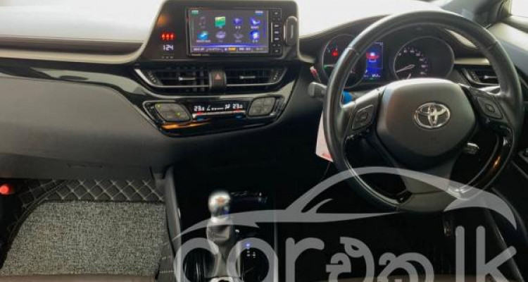 TOYOTA C-HR 2018