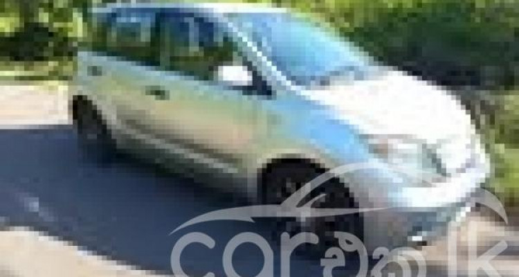 TOYOTA IST 2003