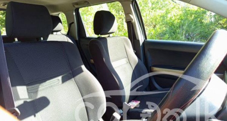 TOYOTA IST 2003