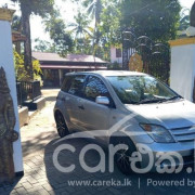 TOYOTA IST 2003