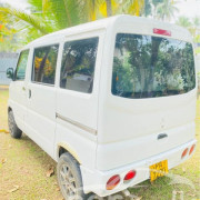 MITSUBISHI MINICAB 2001