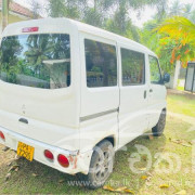MITSUBISHI MINICAB 2001