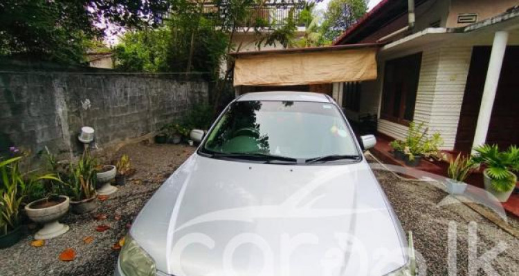 MAZDA FAMILIA 2001