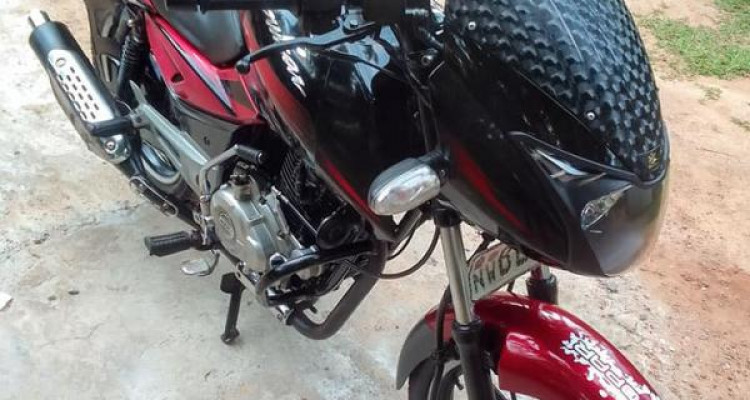 BAJAJ PULSAR 150 2015