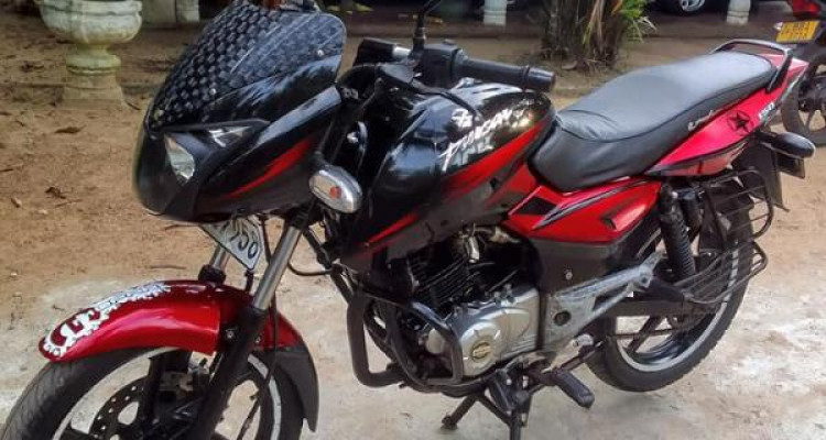 BAJAJ PULSAR 150 2015