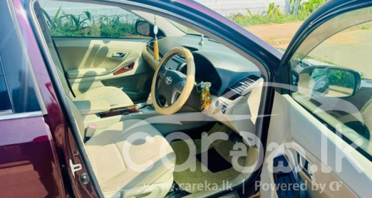 TOYOTA PREMIO 2011