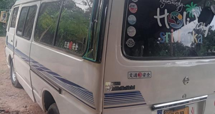 NISSAN CARAVAN 1981
