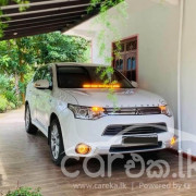 MITSUBISHI OUTLANDER PHEV 2015