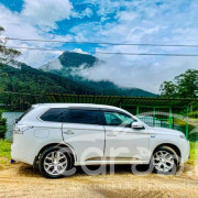 MITSUBISHI OUTLANDER PHEV 2015