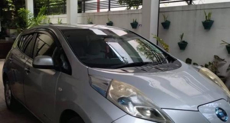 NISSAN LEAF 2012