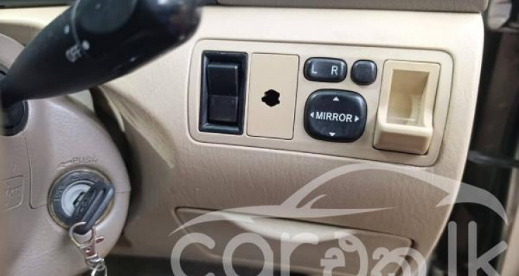 TOYOTA COROLLA 121 2002