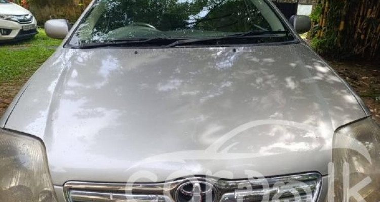 TOYOTA COROLLA 121 2002