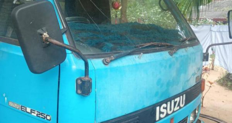 ISUZU ELF 1983
