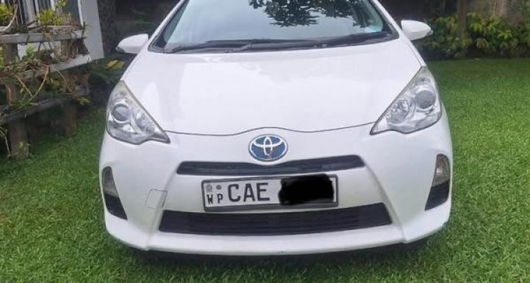 TOYOTA AQUA 2014