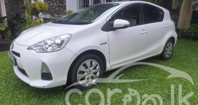 TOYOTA AQUA 2014