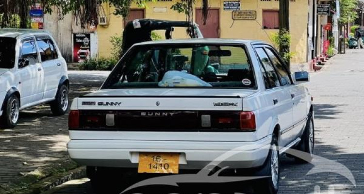 NISSAN TRAD SUNNY 1989