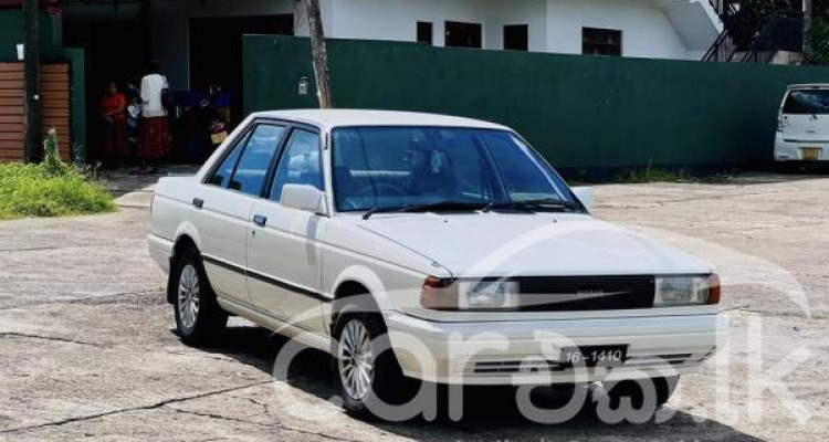 NISSAN TRAD SUNNY 1989