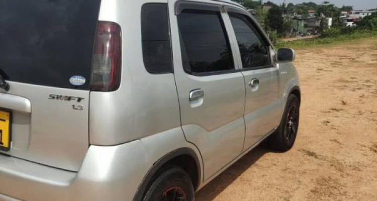 SUZUKI SWIFT 2003