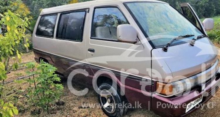 NISSAN LARGO 1996