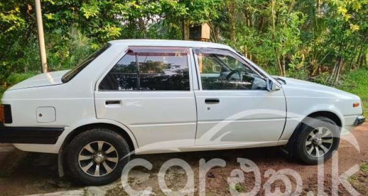 NISSAN SUNNY B11 1982