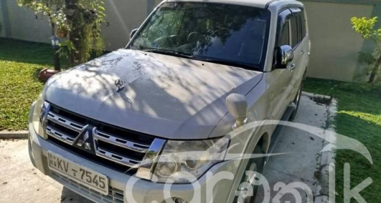 MITSUBISHI MONTERO 2013