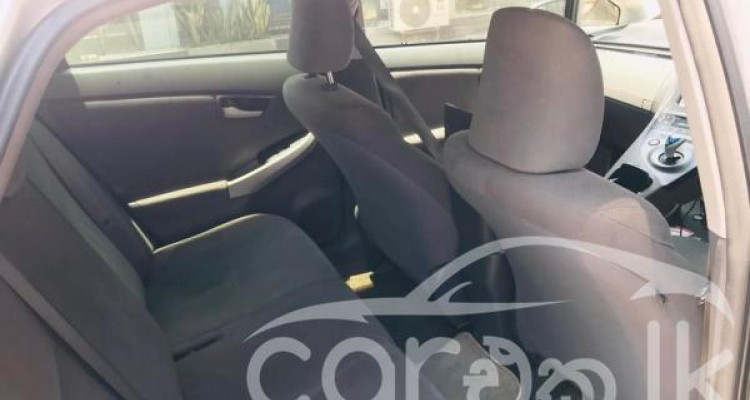 TOYOTA PRIUS 2011