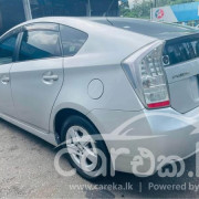 TOYOTA PRIUS 2011