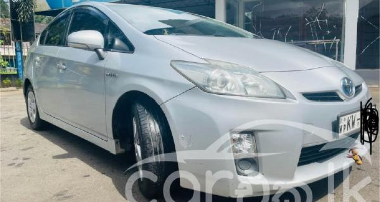 TOYOTA PRIUS 2011