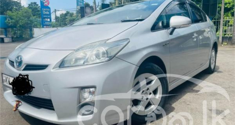 TOYOTA PRIUS 2011