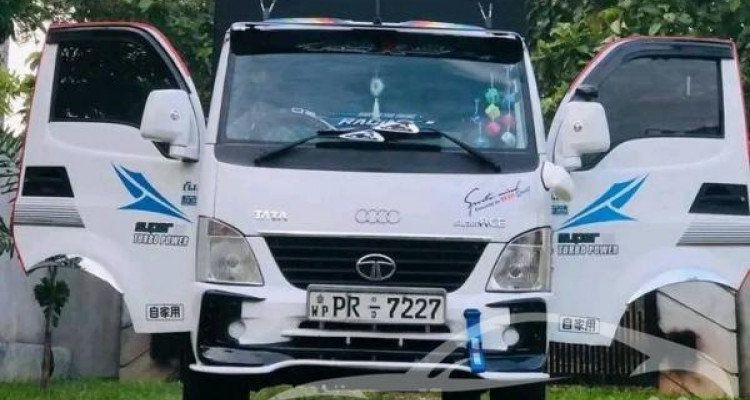 TATA SUPER ACE 2011